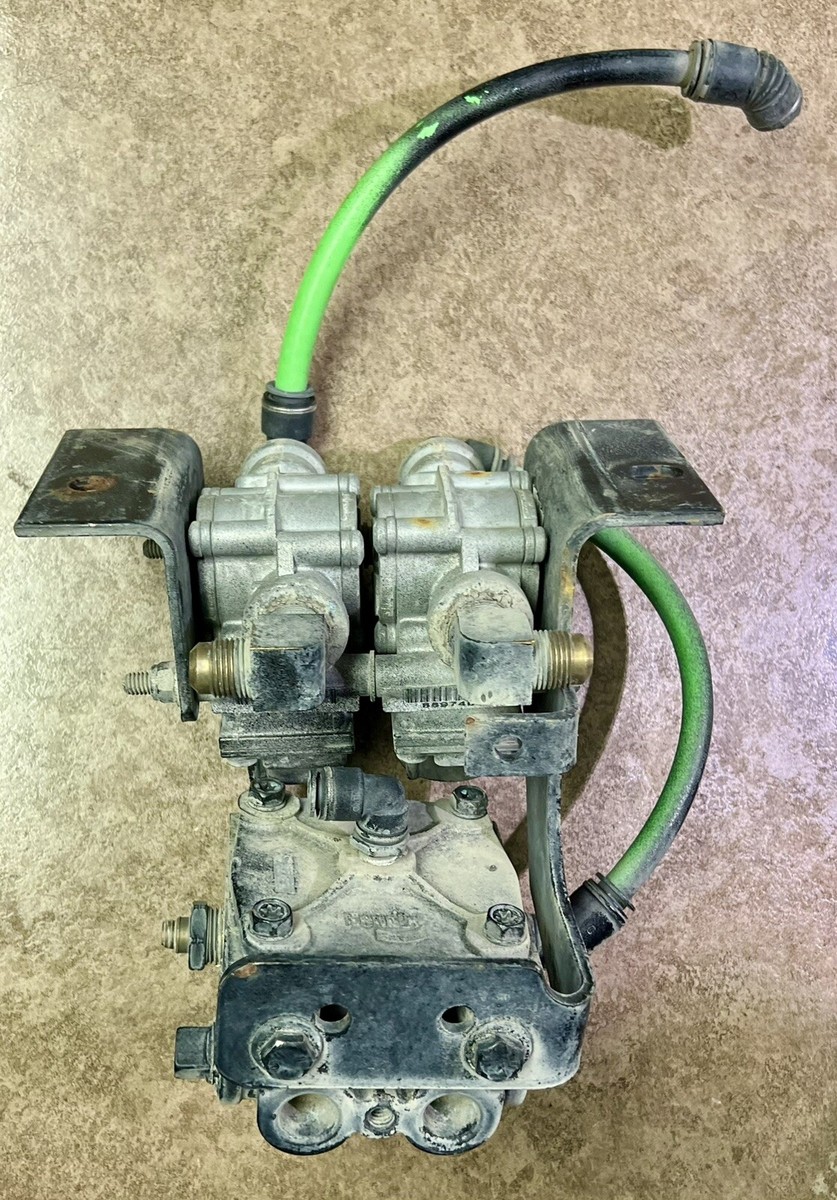 Bendix M-32 ANTILOCK Pressure Modulator Valve 300387 for sale