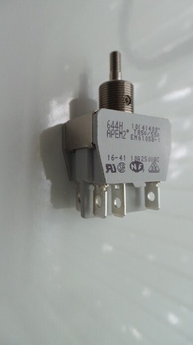 APEM 644H Toggle Switch 644H/2X2330 - 第 1/4 張圖片