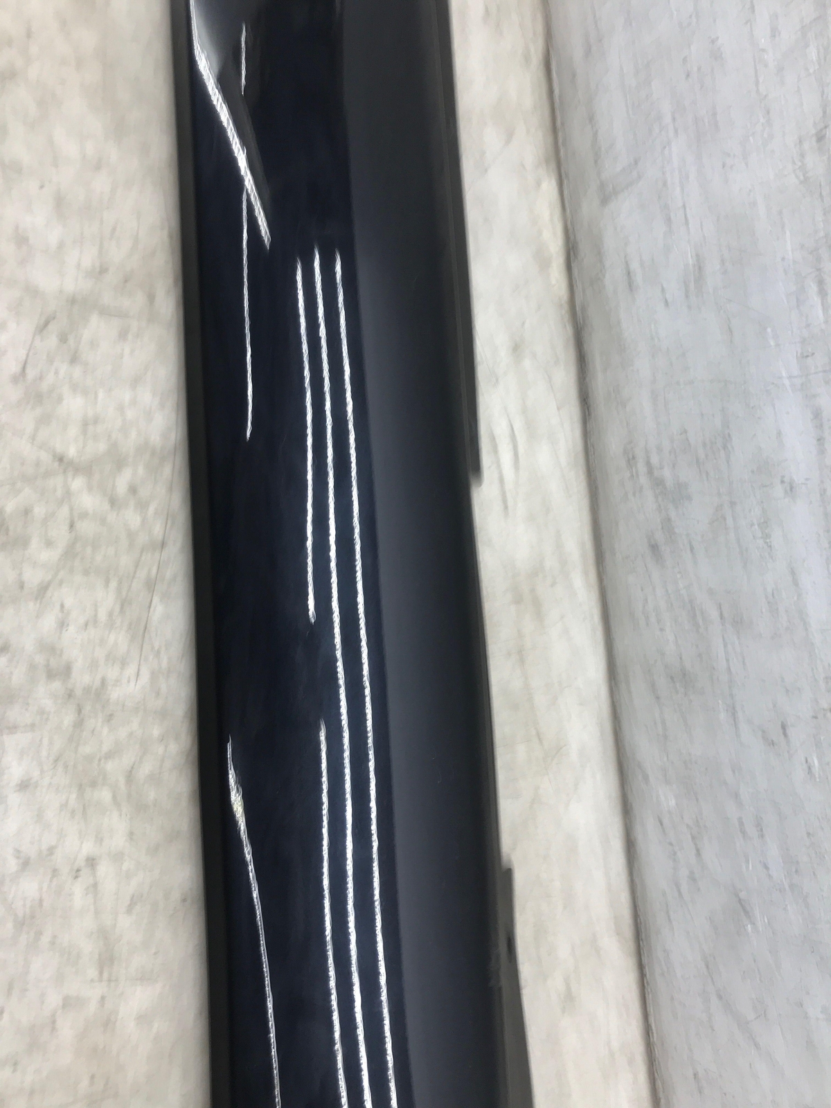 ASTON MARTIN RAPIDE RIGHT ROCKER PANEL MOULDING SIDE SKIRT BLACK OEM