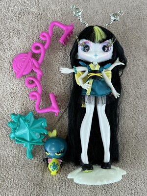 Novi Stars Puppe Alien Malie Tasker