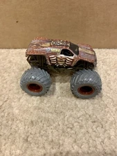 Spin Master Monster Jam MAX D Zombie Vs Hunter Truck New 1:64
