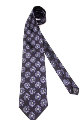 1320  )   BERGAMO NEW YORK  MEN'S TIE 100%  SILK  MADE IN KOREA