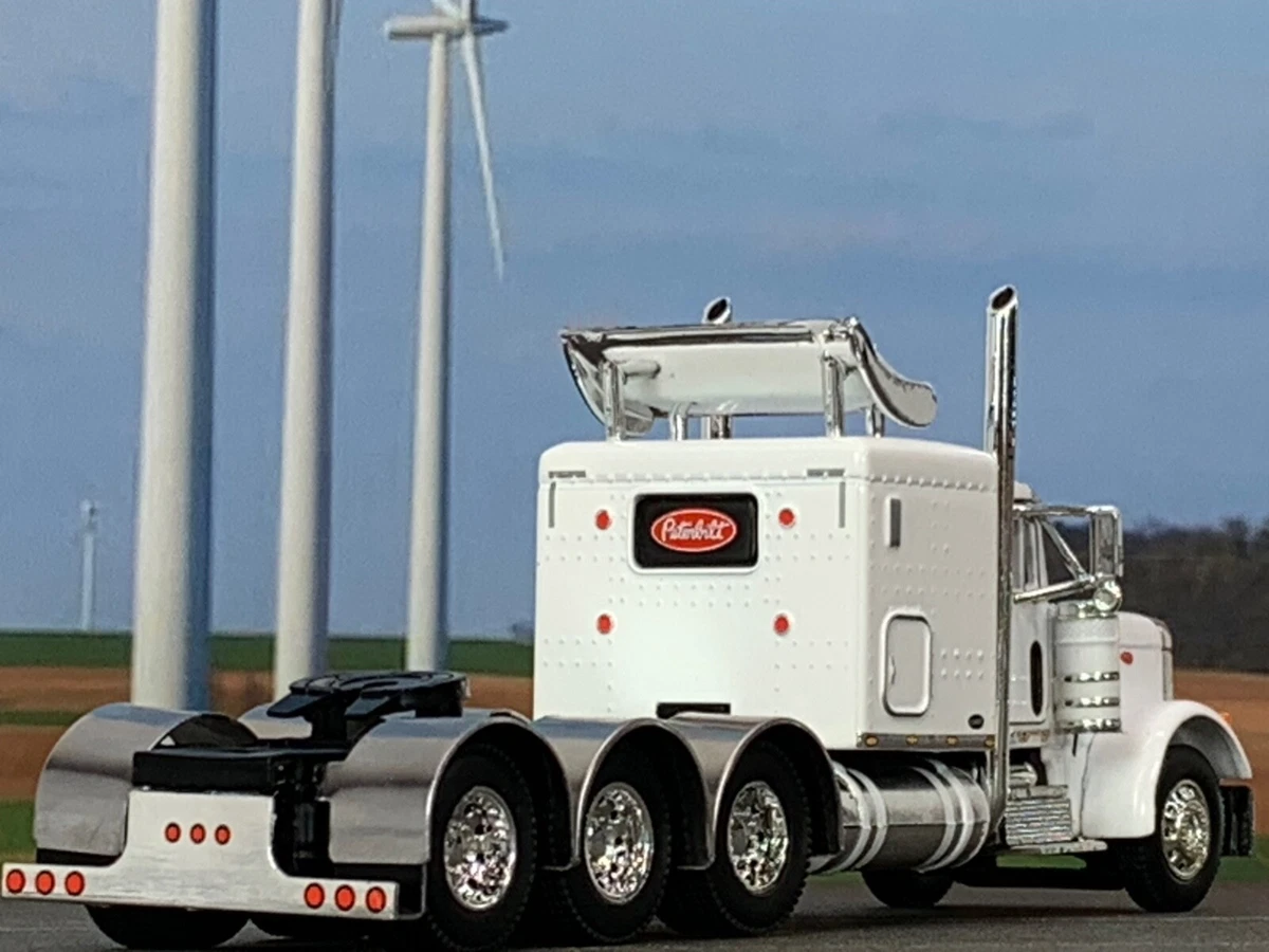 Peterbilt 379 Custom Sleeper