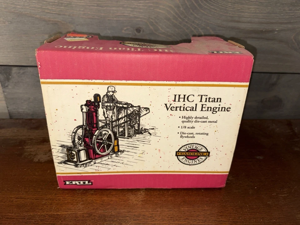 ERTL 1/8 SCALE IHC TITAN VERTICAL ENGINE DIECAST WITH BOX FREE SHIPPING - Image 4 of 4