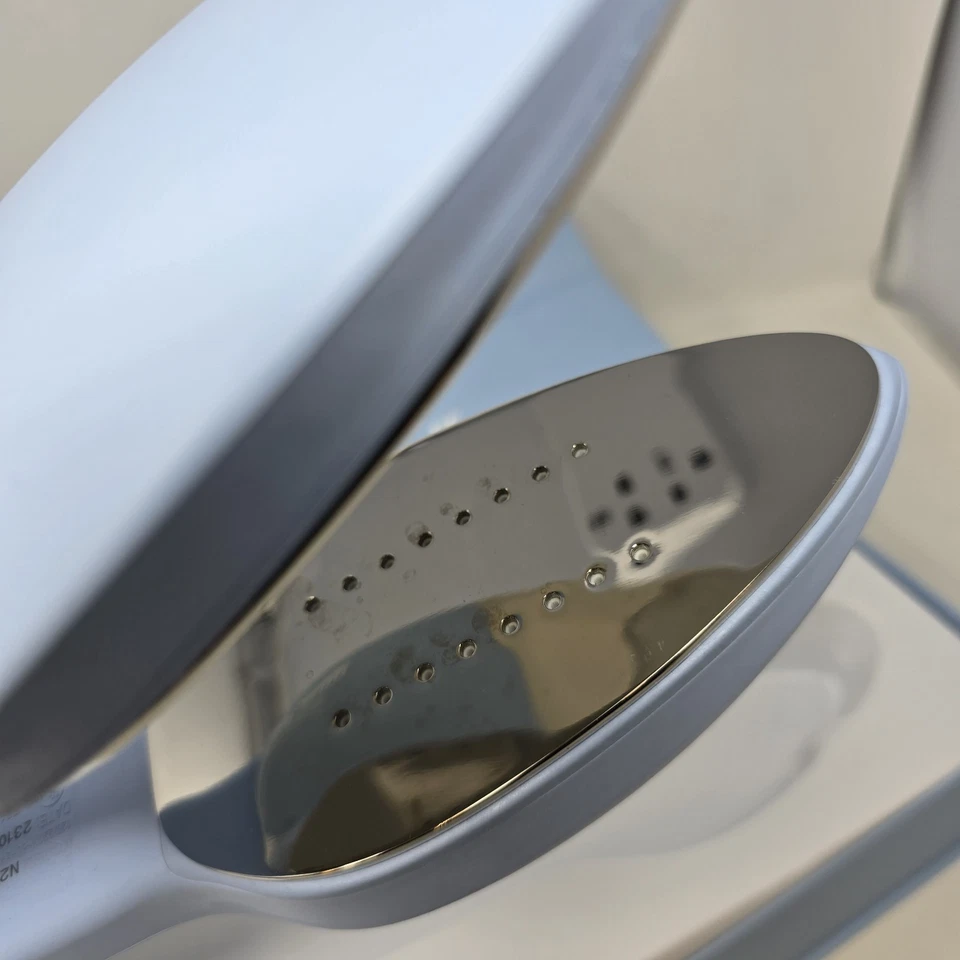 Nori Press Light 蓝色手持蒸发器熨斗直发器 — 第 4/4 张图片