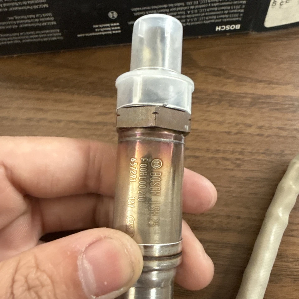 Sensor de oxígeno original Bosch 13664 aguas arriba para motor Dodge Ram 1500 2001 V85,9 L Foto 3 de 4