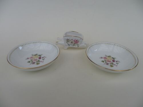 A Collection of 3 Small Decorative Items, Pin Dish x 2 & Miniature Wheelbarrow. - Picture 1 of 7