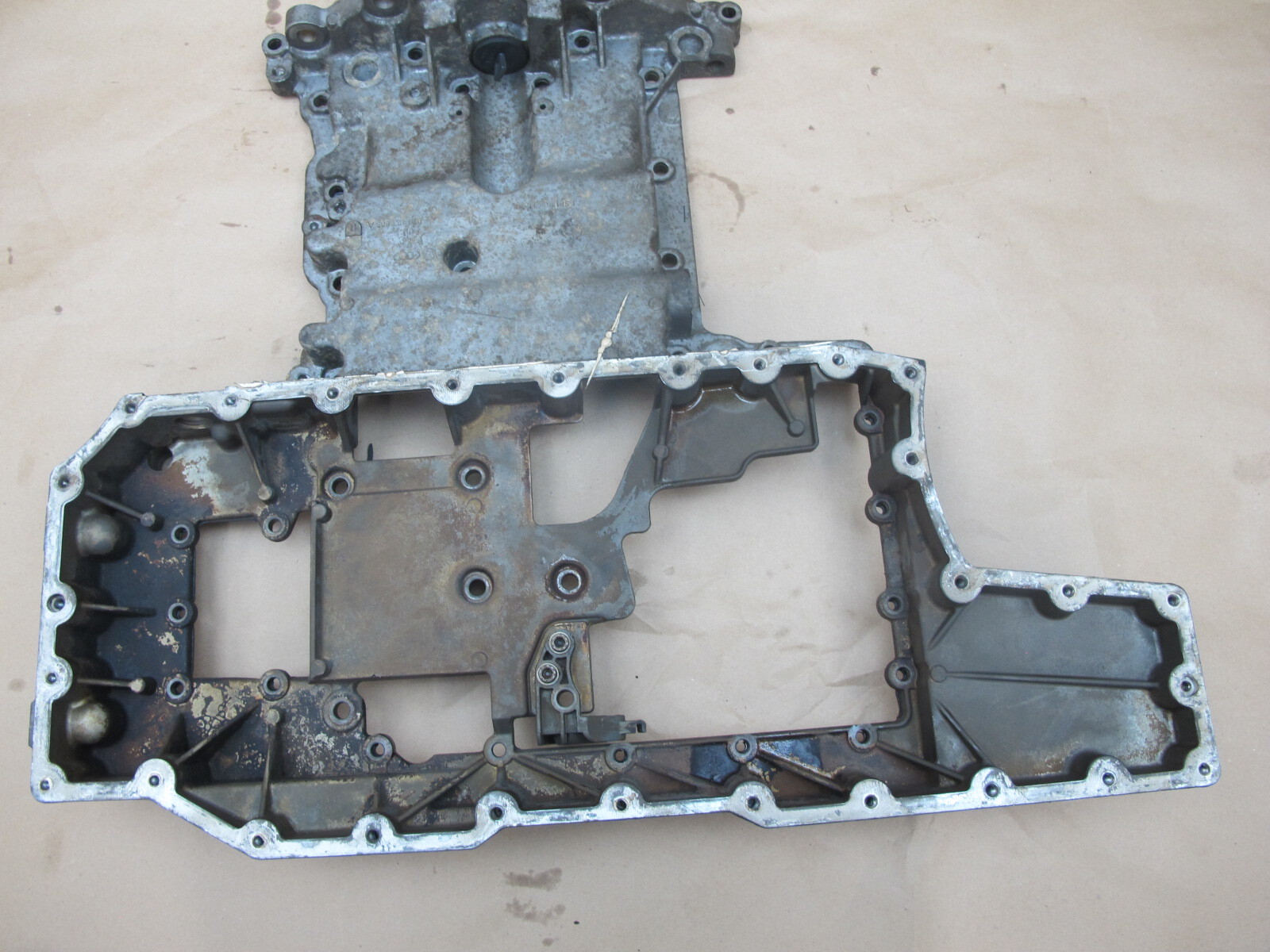 2006-2012 BENTLEY CONTINENTAL FLYING SPUR 6.0L ENGINE MOTOR UPPER OIL PAN