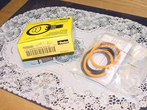 Parker PK2502A001, 2 1/2 Inch Bunan Piston Seal Kit, NEW SEALED Package In Box!