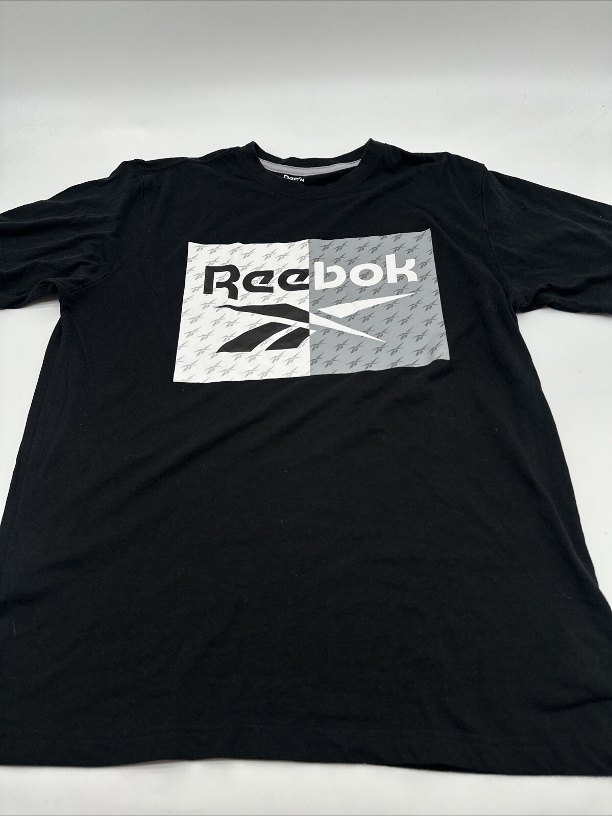 Reebok T-Shirt Men Medium Graphic Print Logo Black..#21442