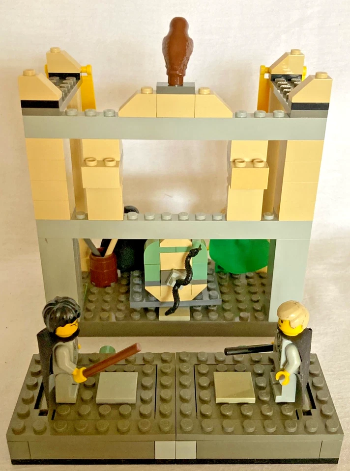 LEGO Harry Potter 4733 The Dueling Club, photo 3 of 5
