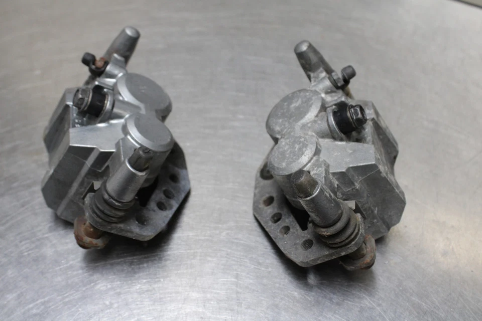94-06 KAWASAKI CONCOURS 1000 RIGHT LEFT FRONT BRAKE CALIPER SET PAIR CALIPERS Foto 4 de 4