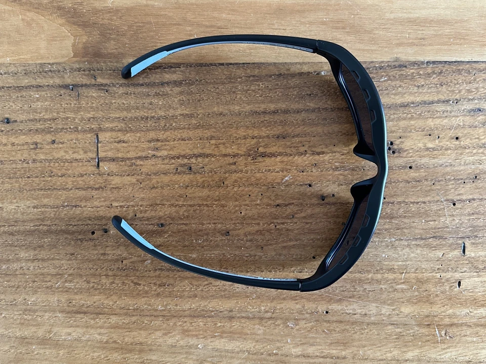 Gafas de sol Nativas Kodiak montura negra lentes azules polarizadas Foto 2 de 4