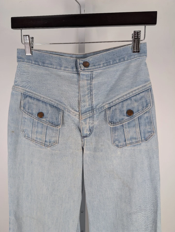Jeans Wrangler Vintage Años 60 70 Campana Parte Inferior Acampanada Desteñida EE. UU. Denim Western 27 X 28 Foto 4 de 4