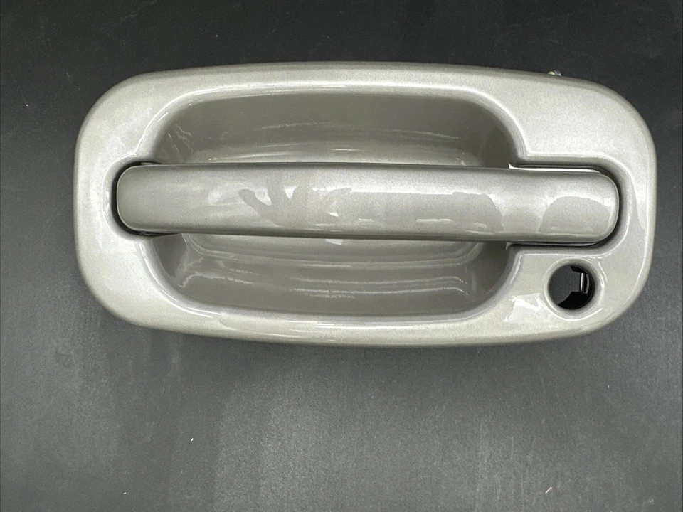 Tahoe Silverado Sierra Suburban Yukon 1999-2006 - Juego de 4 manijas de puerta plateadas Foto 3 de 4