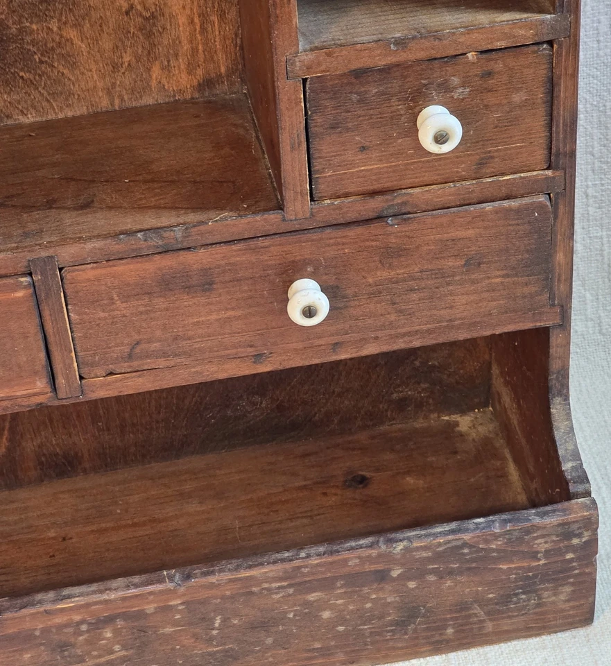 Antiguo gabinete de madera de colección estante de especias cajones boticario pared primitiva Mt 18"x21" Foto 4 de 4