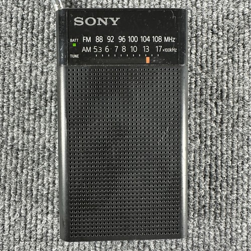 Sony ICF-P26 tragbares Taschen FM/AM Radio eingebauter Lautsprecher GETESTET & FUNKTIONSFÄHIG