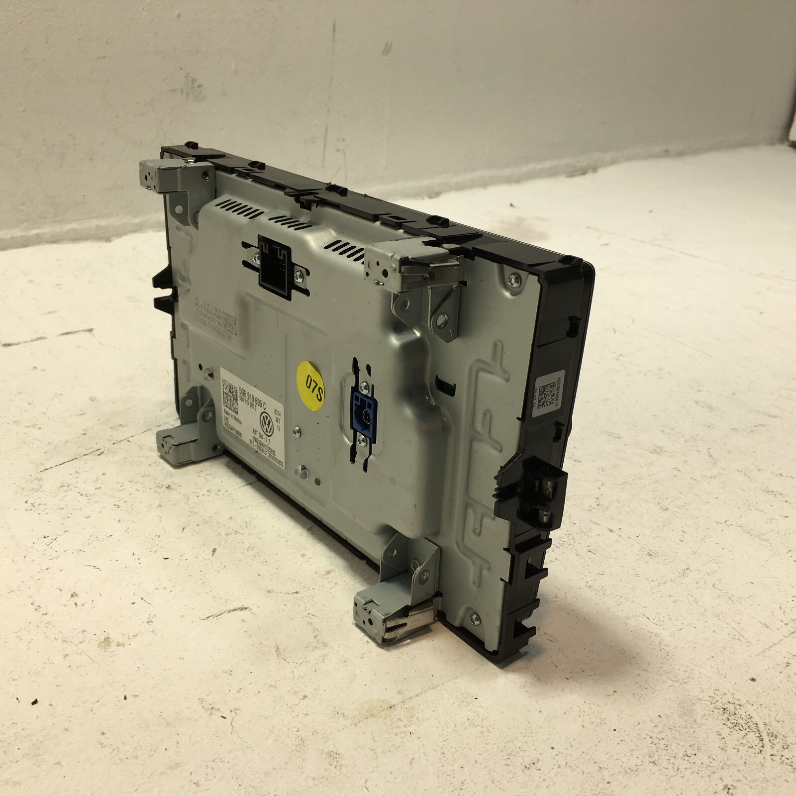 2018 - 2023 VOLKSWAGEN ATLAS DASH RADIO MEDIA DISPLAY SCREEN MONITOR OEM