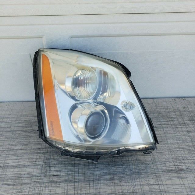 2006-2011 CADILLAC DTS RIGHT PASSENGER RH HID XENON HEADLIGHT HEADLAMP