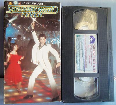 Saturday Night Fever – Kultfilm Mit John Travolta [VHS] | Disco-Klassiker Mit Soundtrack Von Den Bee Gees