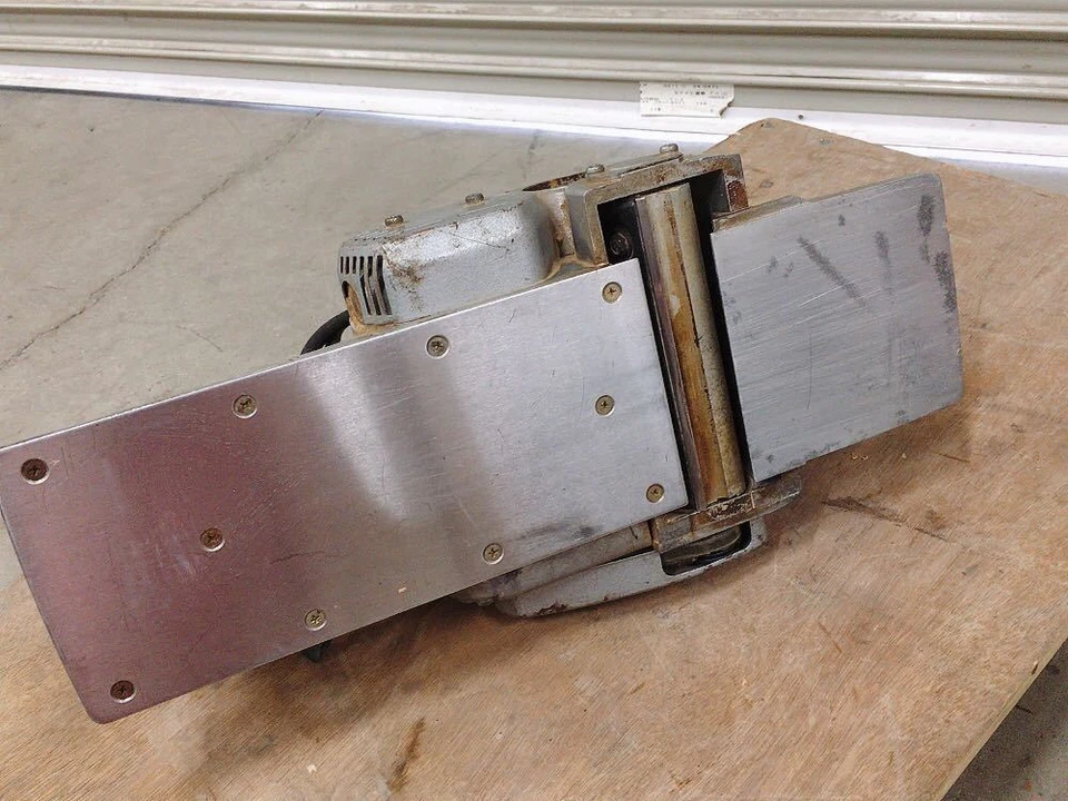 Makita Planer 6 1805N 1/8 155mm 50-60Hz 1140W 12A 100V 15000RPM Used W/ Case JP  - Image 2 of 4