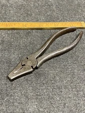 Rare Vintage Shapleigh’s Hardware Farmer 5-1/4” Button Patent Fencing Pliers USA