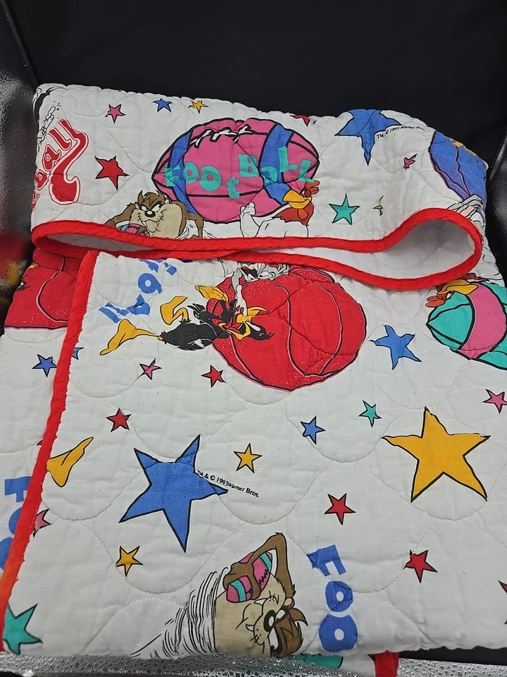 Vtg 1993 LOONEY TUNES Warner Bros Crib Blanket Sports Daffy Taz Bugs Quilt 38×49 - Image 3 of 4