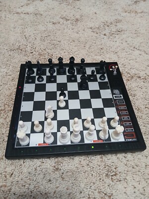 Fidelity 6125 Little Chesster Chess Challenger- BRILLIANT CONDITION