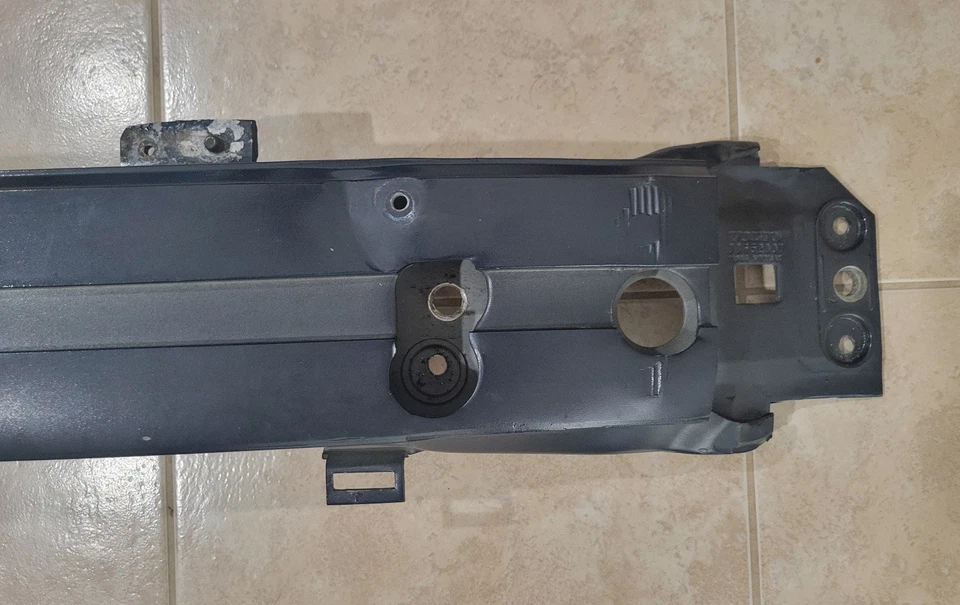 Amortiguador de impacto de parachoques delantero metálico Volvo V70, S60, V70 XX 2001-2007 (08652097) Foto 3 de 4