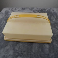 Vintage Tupperware 3 Pc Harvest Gold Cupcake/Sheet Cake Carrier 