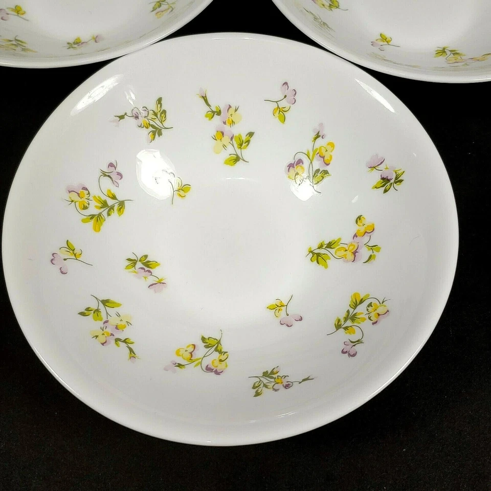 Juego de 3 cuencos blancos hechos en FRANCIA 6 1/2" con flores rosadas y amarillas Foto 3 de 4
