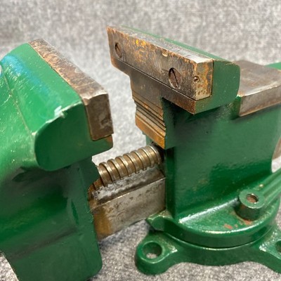 Lakeside No 27 Vintage Cast Iron Bench Vise 3-3/4