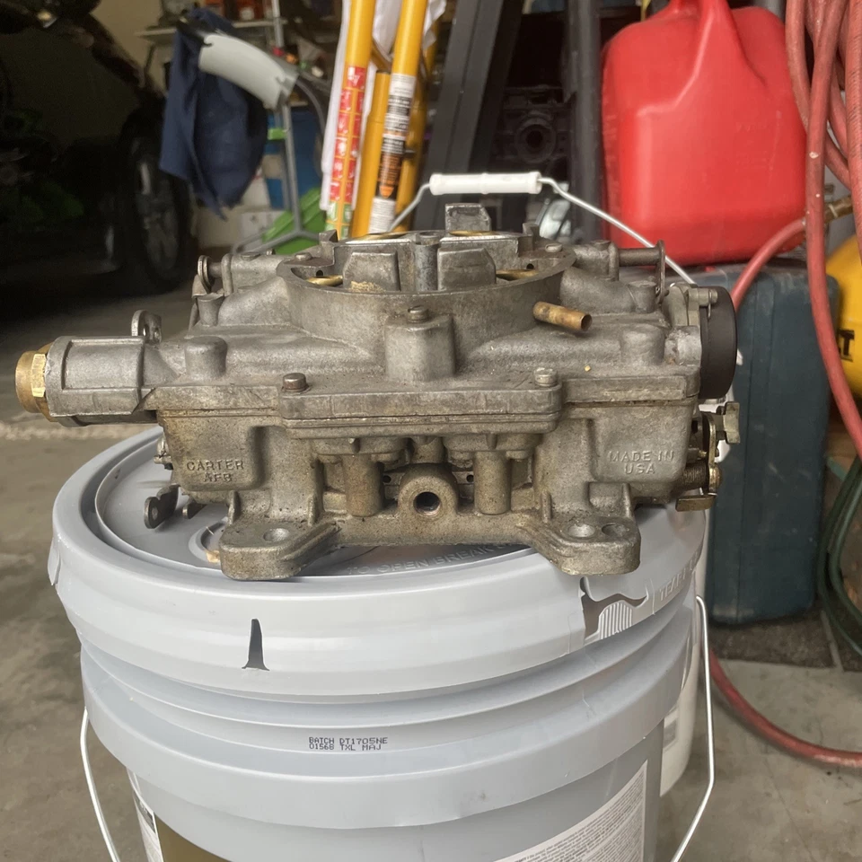 Оригинальный карбюратор 1966 Pontiac Bonneville с двигателем 389 - Изображение 3 из 4