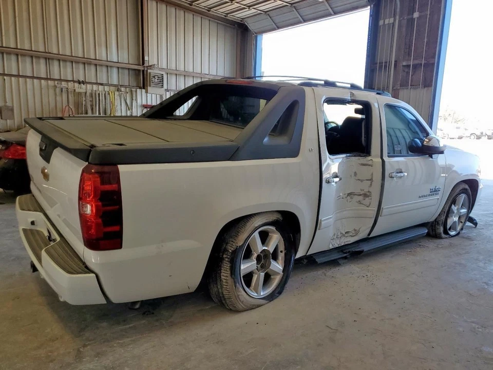 (LOCAL PICKUP ONLY) Front Bumper With Fog Lamps Opt T96 Fits 07-14 SUBURBAN 1500 Foto 3 de 4