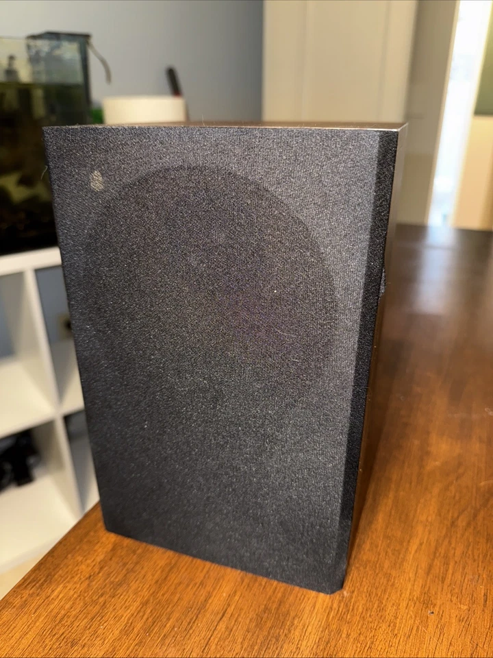 1 BY ONE Belt Driven Turntable HiFi System with 36 Watt Bookshelf Speakers - Image 2 of 4