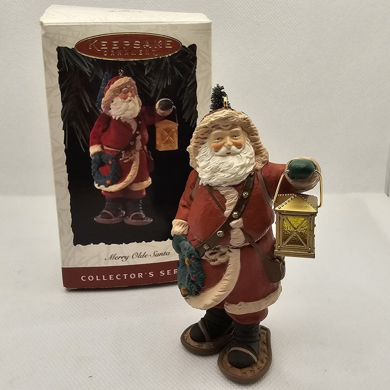 Hallmark Merry Olde Santa Christmas Ornament 1994 tree light 5 Lantern Wreath 