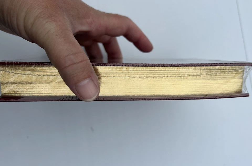 Roger Tory Peterson Field Guide Leather Bound INSECTS, Borrer & White - Image 3 of 4