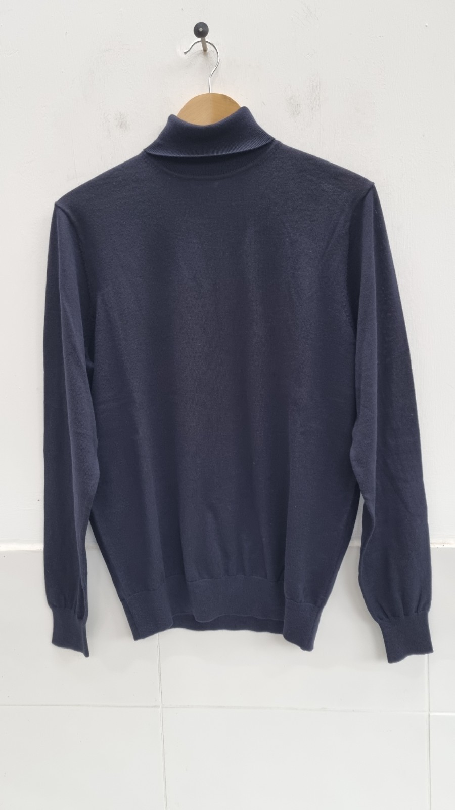 Suitsupply Mens Jumper Merino Wool Turtleneck Navy Size Large.