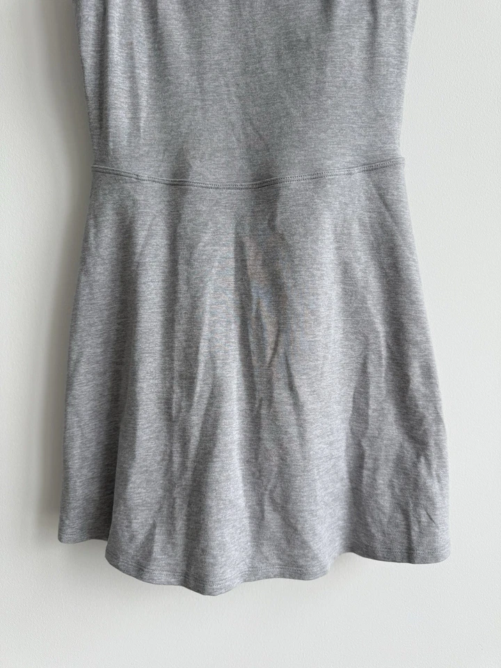 Vestido de tenis gris para mujer ALO Yoga Alosoft Courtside XS Foto 2 de 4