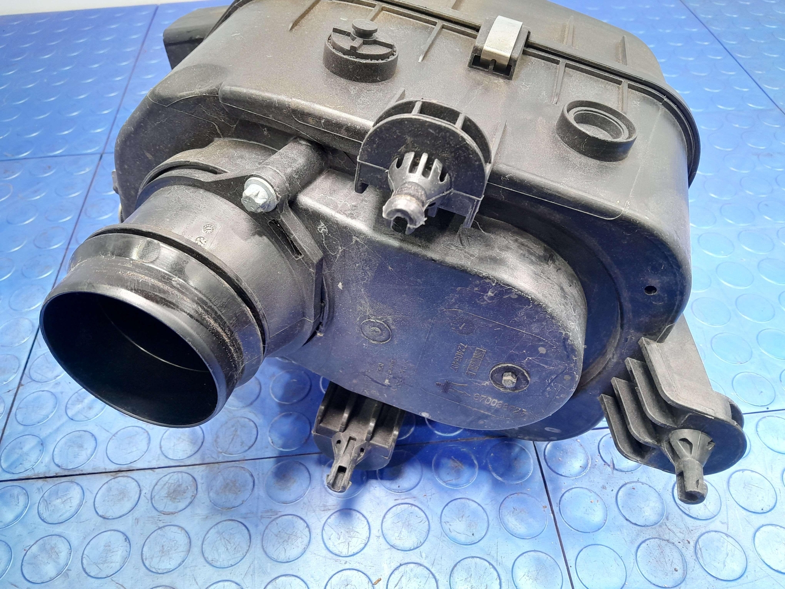 17-24 Maserati Ghibli 3.0L Engine Air Cleaner Box Right Side OEM 670038725