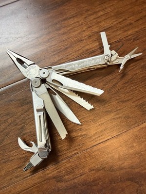 Leatherman Wave Stainless Multi-Tool with Pocket Clip