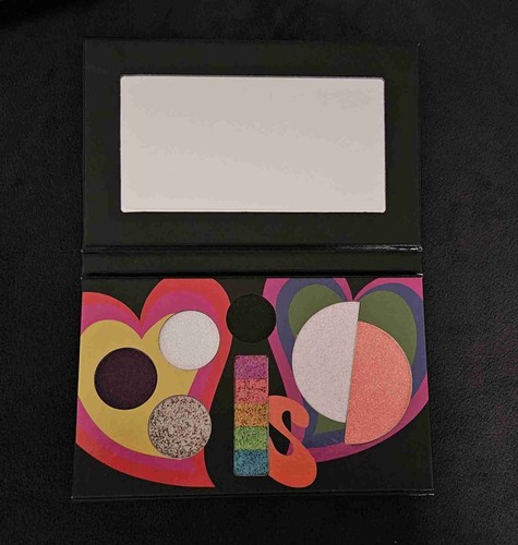 NEW Danessa Myricks Beauty Multi Chrome Unique Illuminating Eye and Face Palette - Picture 2 of 4