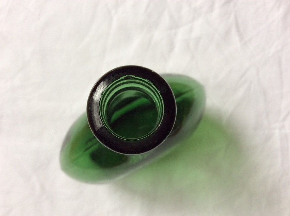 Apothecary RI Rhode Island 470 beer wine Soda whiskey VTG glass bottle