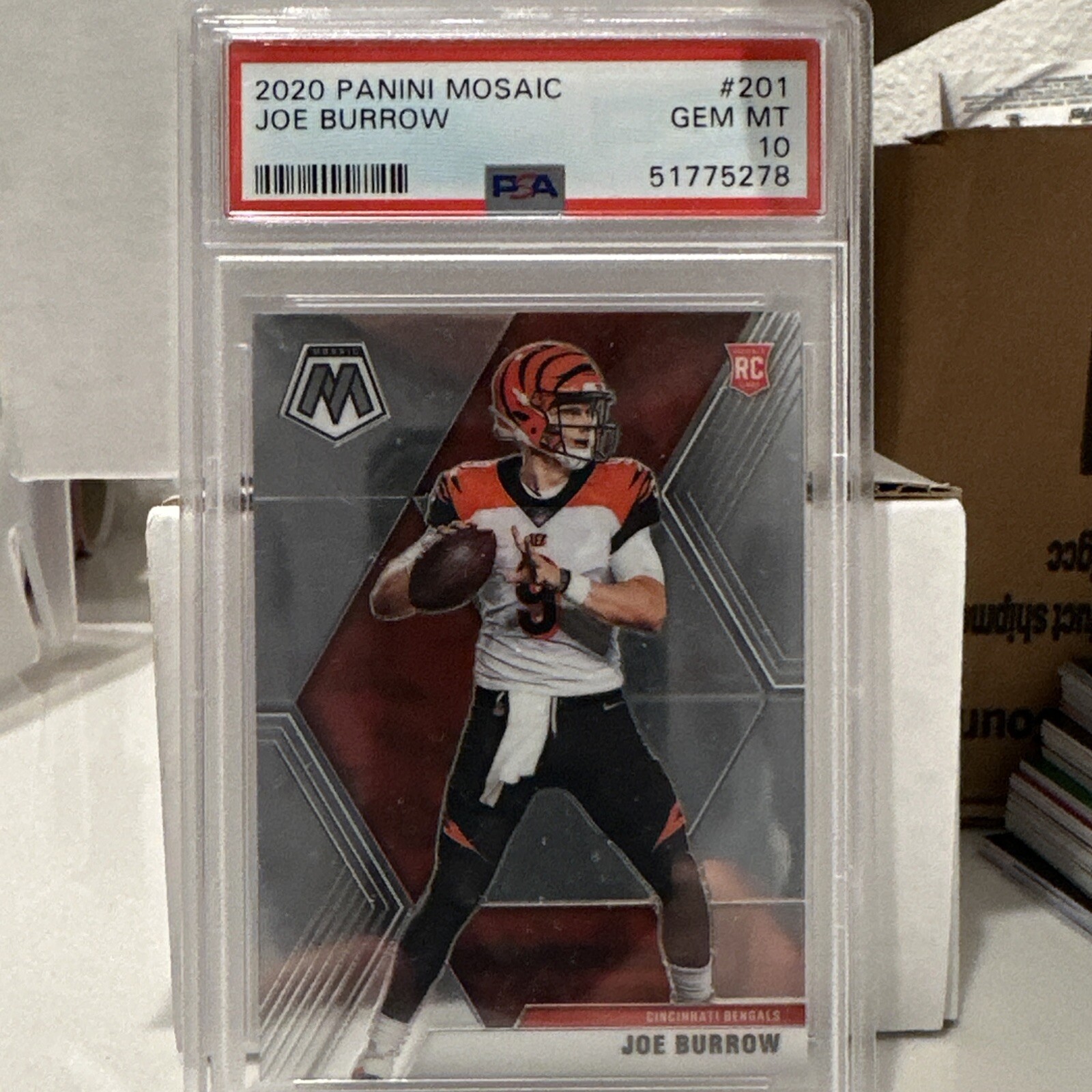 2020 Panini Mosaic - Rookies #201 Joe Burrow (RC) PSA10