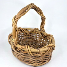 Woven Willow Wicker Basket with Handle Country Cottage Rustic Decor Sturdy VTG