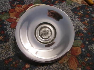 04 05 06 07 Chrysler Town And Country Center Cap Chrome 04743572AA OEM USED VAN