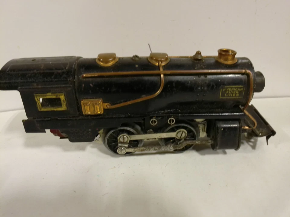 PREWAR VINTAGE AMERICAN FLYER 2-4-0 STEAM LOCO NEEDS REPAIR - Image 3 of 4