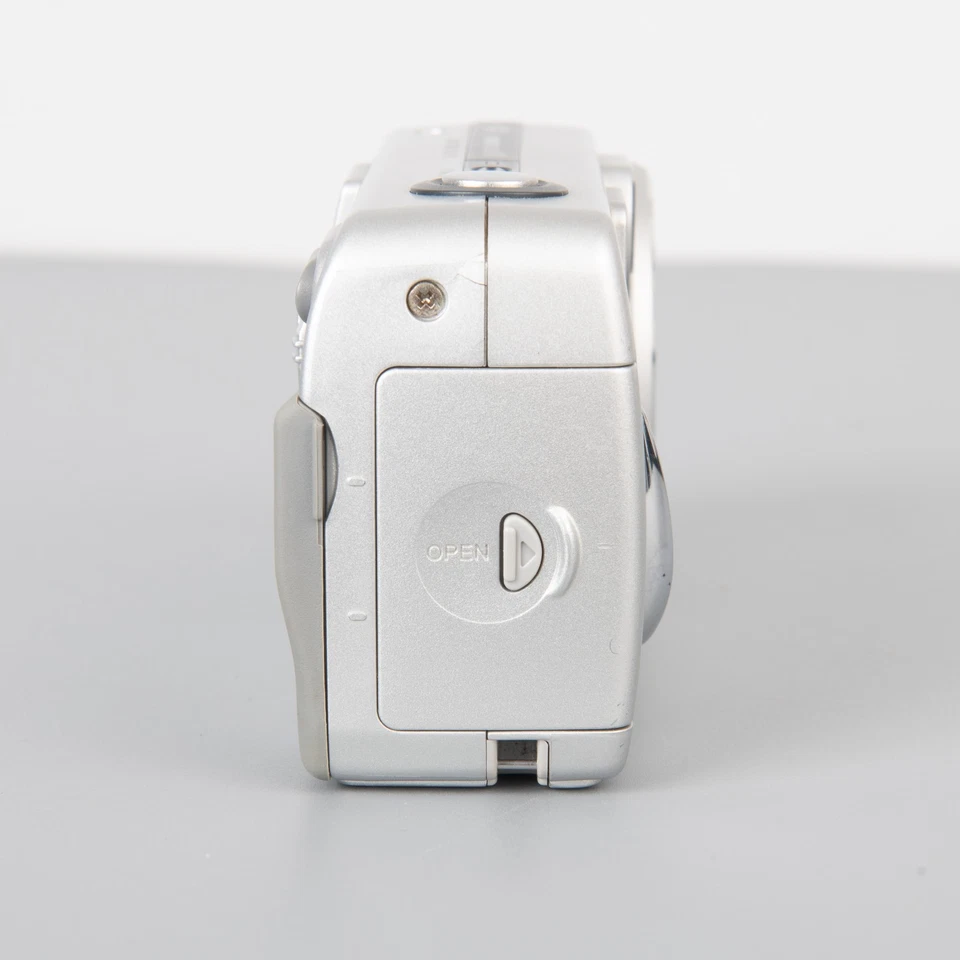 Sony Cyber-shot DSC-P72 3.2MP digital compact camera - Retro, Vintage, Y2K - Image 4 of 4