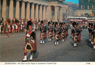 Ansichtskarte>>Edinburgh, der Pfeifenrudel in Schottlands Hauptstadt