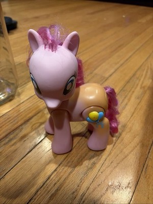 Hasbro My Little Pony Pinkie Pie Doll Pink Hair Blue Eyes 2018 Walks & Giggles